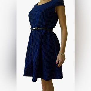 IZ BUYER NEW WITHOUT TAGS!! JUNIOR X-LARGE DRESS